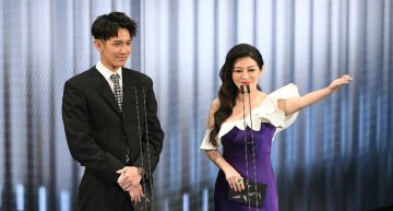 金馬58/自封金馬媽媽!王彩樺台上「熊抱柯震東」網看傻:連柯都接不了話