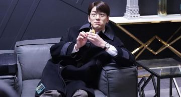 《社內相親》金旻奎私下超反差!褲子脫落「走光片」瘋傳 萌翻網