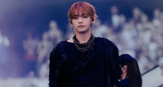 BTS V驚吐「聽力只剩30%」！隱瞞ARMY 2年半 粉絲心疼：到底發生什麼事？