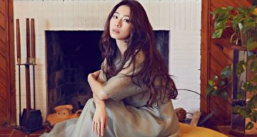 揭開專輯面紗!田馥甄「遠赴洛杉磯」拍MV 自嘲:躺著賺不容易