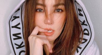 卸下「超濃眼妝」!謝金燕罕見曝光清秀臉蛋 網嚇:根本大學嫩妹!
