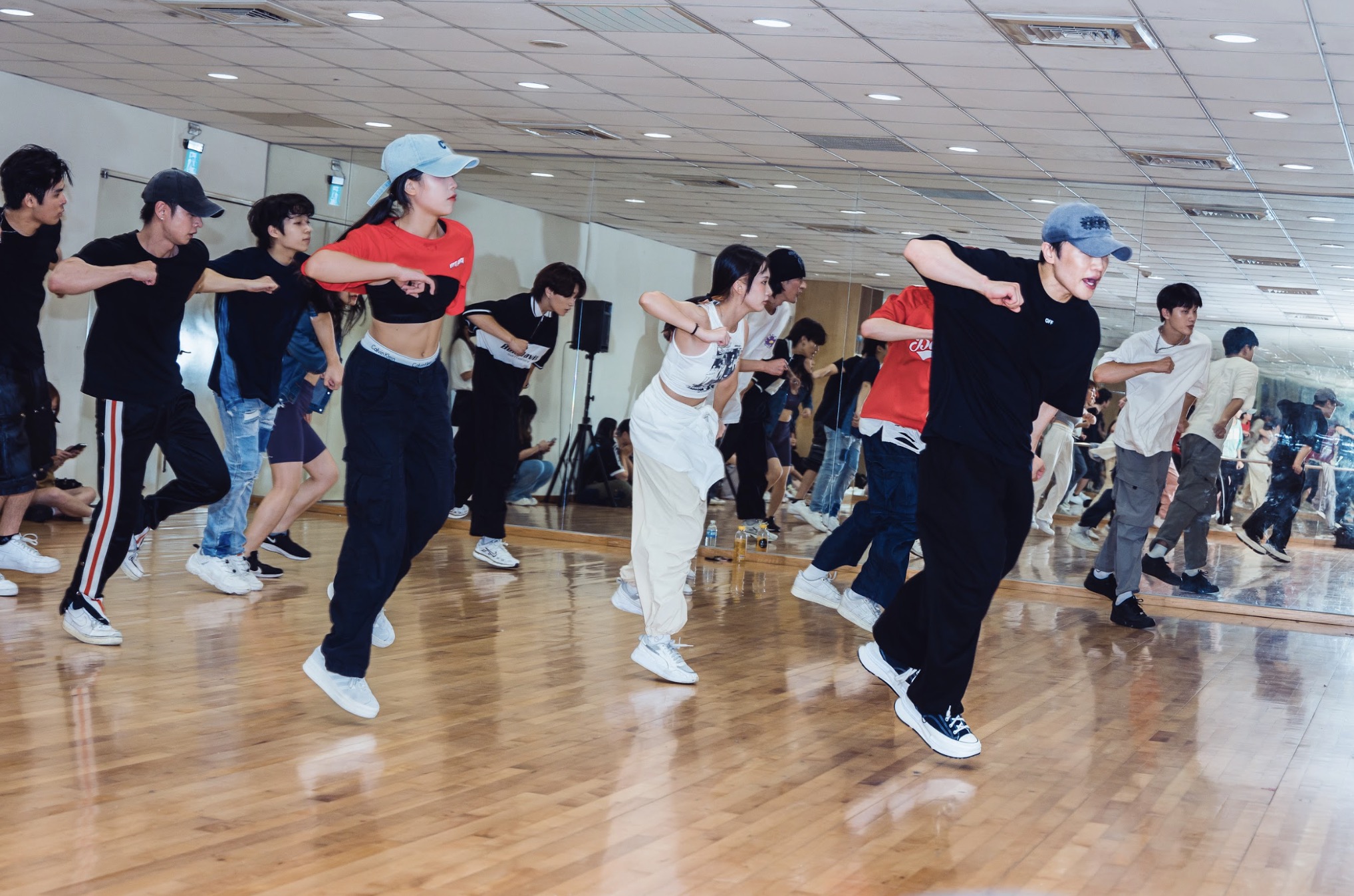 TDI台灣夢幻學院夢幻聯動!SEVENTEEN夯曲神級編舞名師崔容俊來台開課!