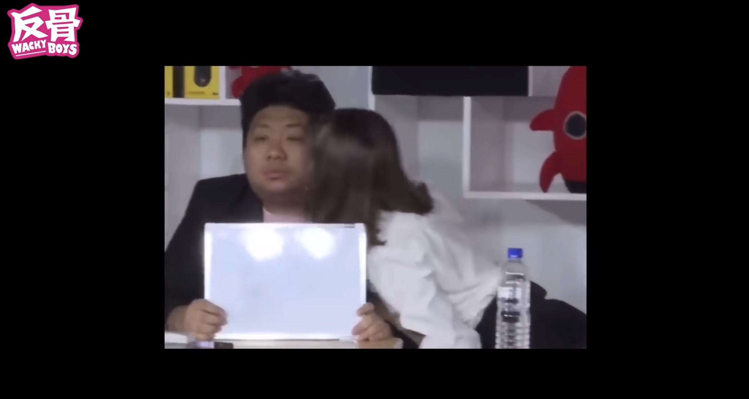 亞洲統神登反骨男孩頻道與蕾菈上演「世界大和解」!再親一次統神高速反應令網友笑翻