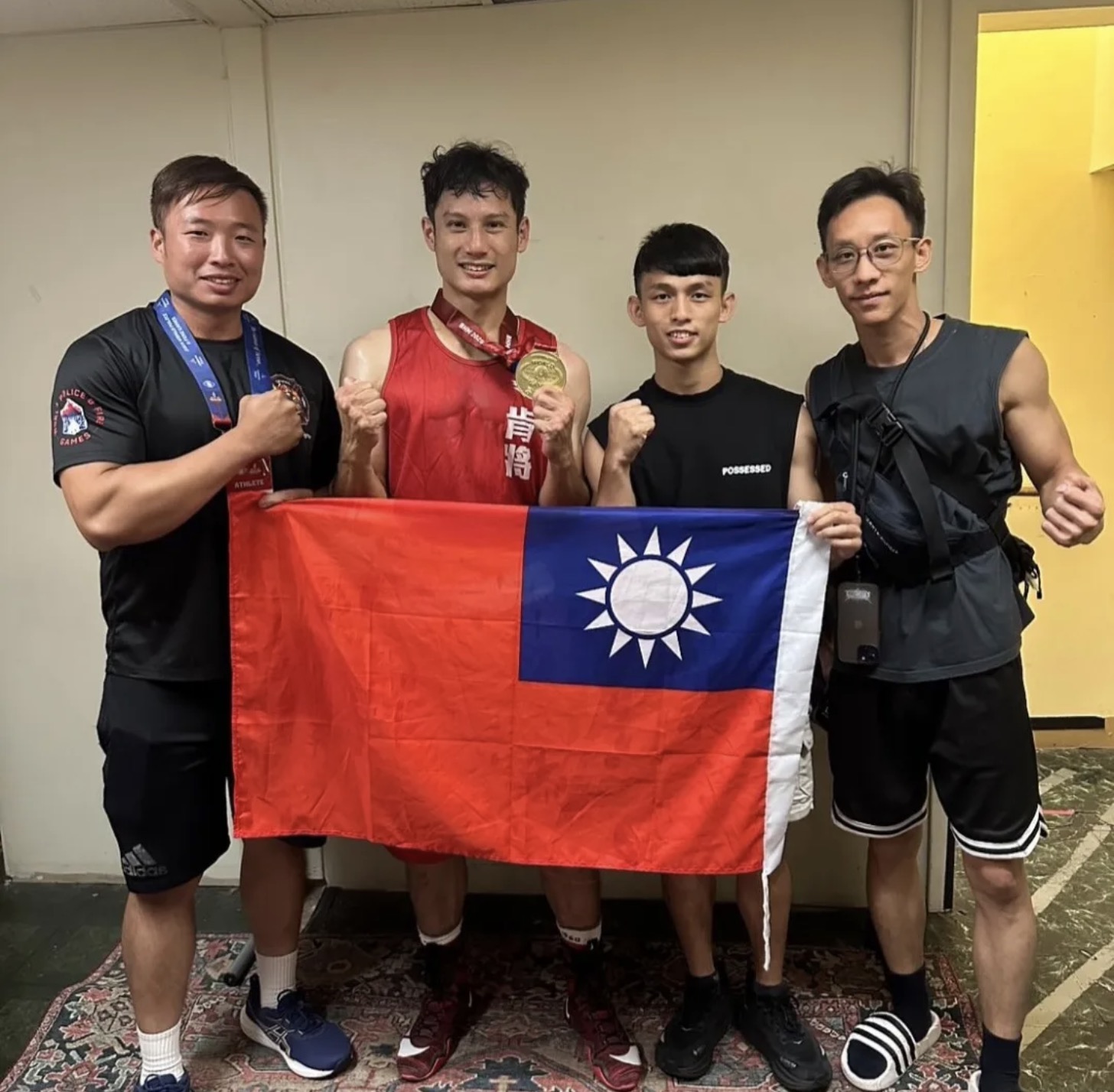 五星旗搖得太早了!陳鵬畯拳擊賽教訓賽前囂張慶祝的中國對手畫面瘋傳