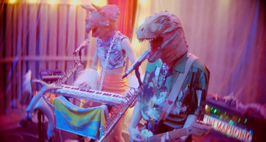 昆蟲白化身外星人、Robot Swing大鬧戲院爆米花機台、恐龍的皮揪人開趴 全新一季「CINEMAPHONIC」搞笑登場