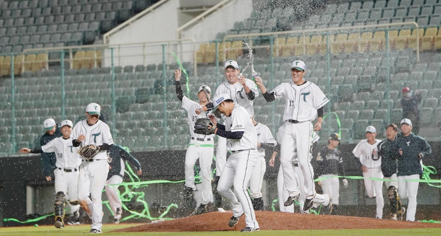 台鋼雄鷹再奪冠！冬季聯盟雄鷹7：1擊潰日職紅隊　董事長頒發100萬獎金鼓勵球員