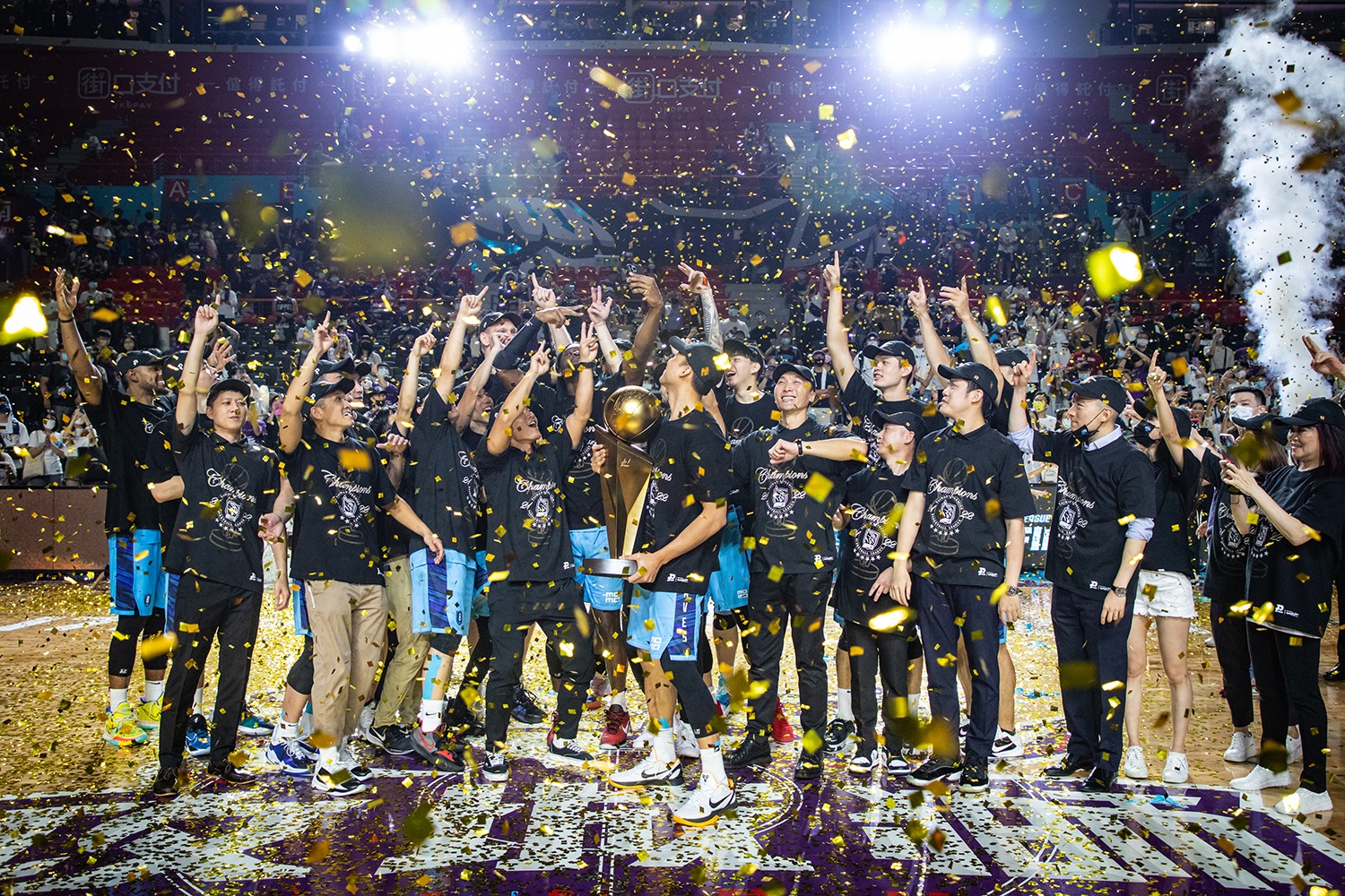 P.league+/藍色王朝降臨!辛特力狂轟43分 富邦勇士4:1拿下年度總冠軍