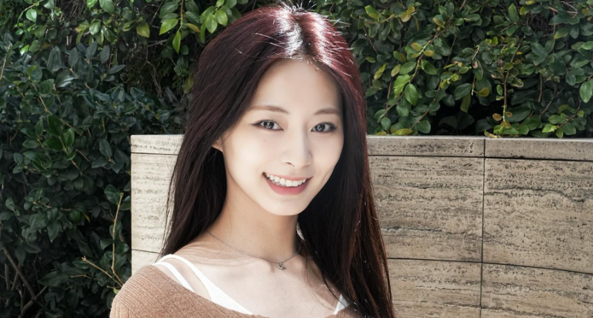 TWICE 紀念出道十週年「神還原」十年前出道選秀自我介紹！子瑜自信喊：我來自台灣！感動全場