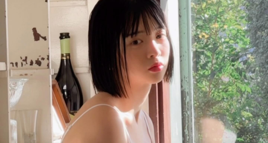 被酸只要敢裸露就能賺錢！女優界新星博多彩葉分享三上悠亞啦啦隊事蹟感嘆：她在不同舞台努力發展是我的動力