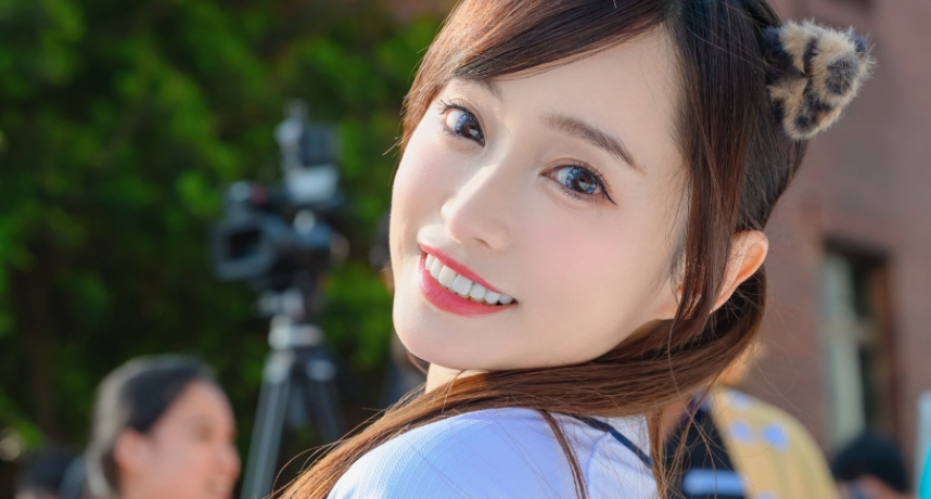 富邦啦啦隊成員丹丹曬與林志傑同匡照片竟遭酸民惡意批評身材！對此她感嘆：你以為我不想要有大長腿嗎...