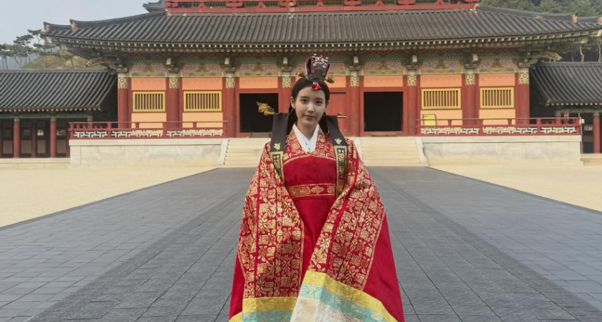 IU《21世紀大君夫人》 劇中嚴重歷史失誤點燃網怒！她發聲明落淚致歉：沒有辯解餘地、感到羞愧