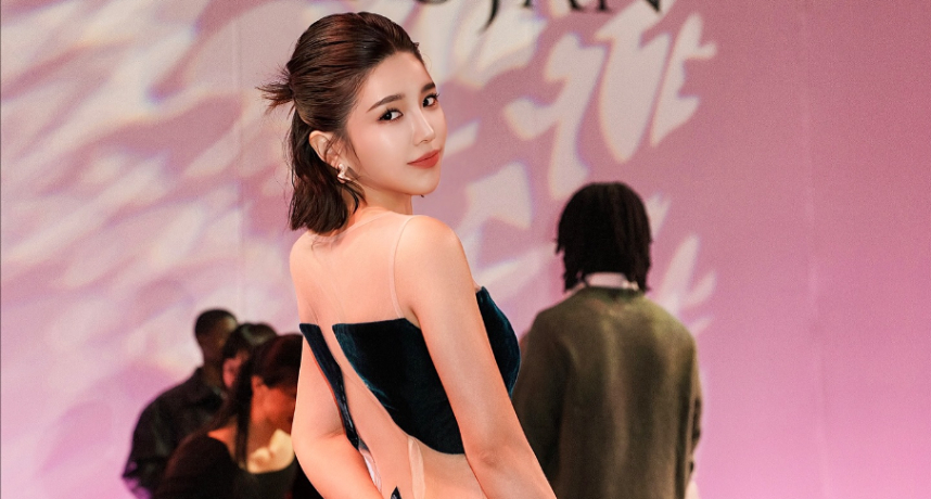 台灣啦啦隊女神壯壯受邀參加倫敦時裝週！她以一襲透視禮服徹底綻放「人間水蜜桃」魅力