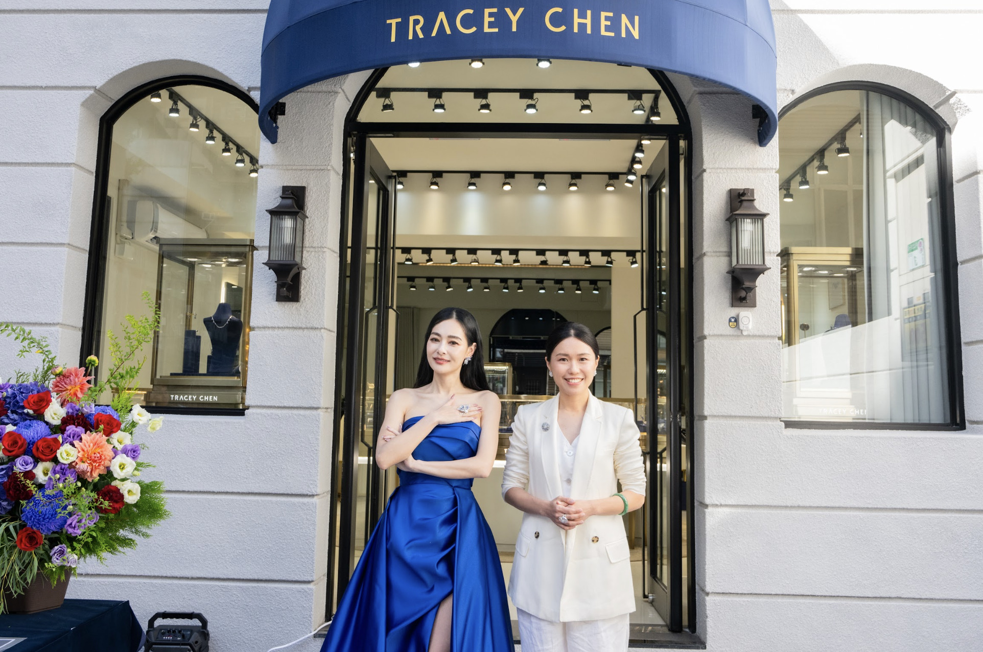 王思佳配戴「冰河上的蝴蝶」挺TRACEY CHEN 笑稱:媽媽的珠寶就是我的