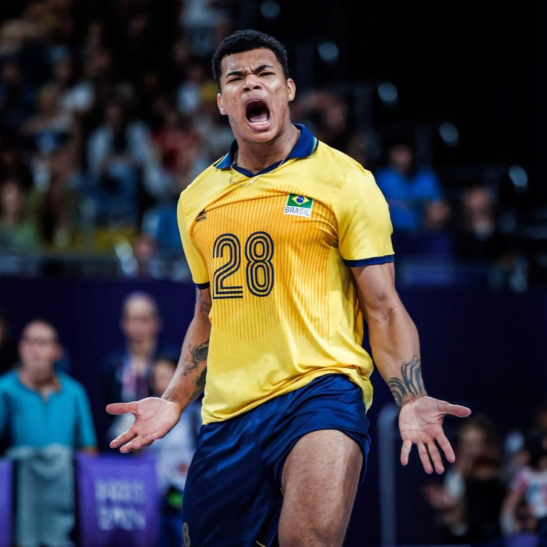 發球前先注入查克拉!排球選手 Darlan Souza 場上「結印」中二魂爆發 用動漫自勵迷倒粉絲