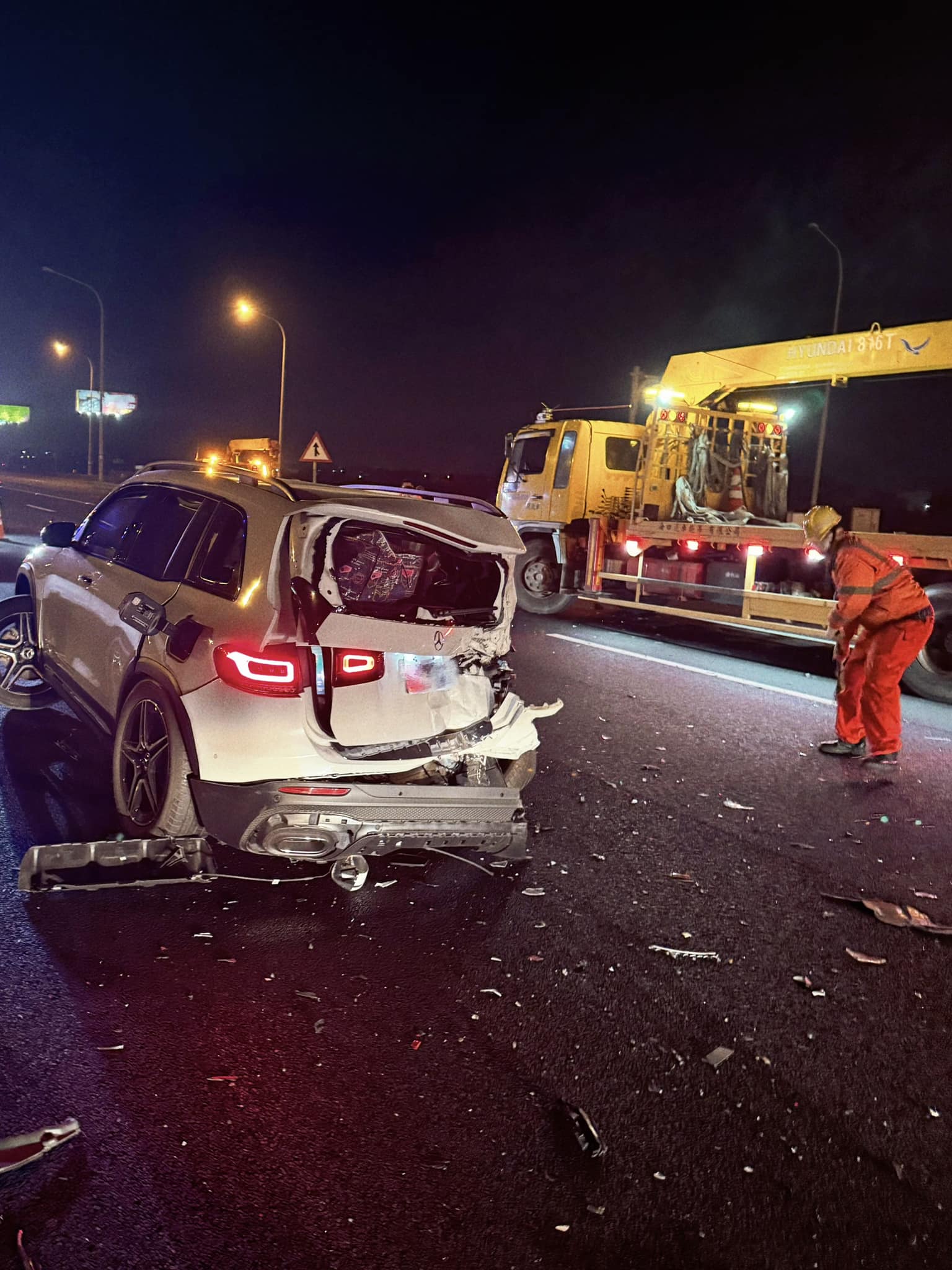 千千車禍後報平安!「戴護頸」拜拜祈福 感性致謝:真的很幸運、很幸福