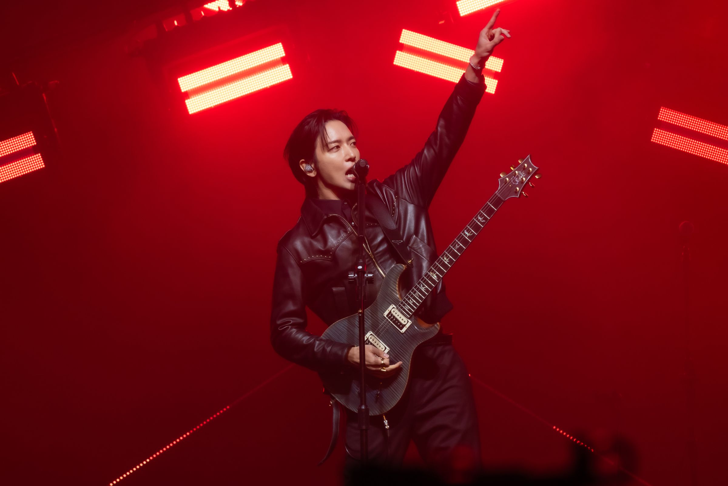 CNBLUE高雄慶出道15週年!突喊「笑死」超台用語笑翻全場 鄭容和感性稱:真的真的我愛你們