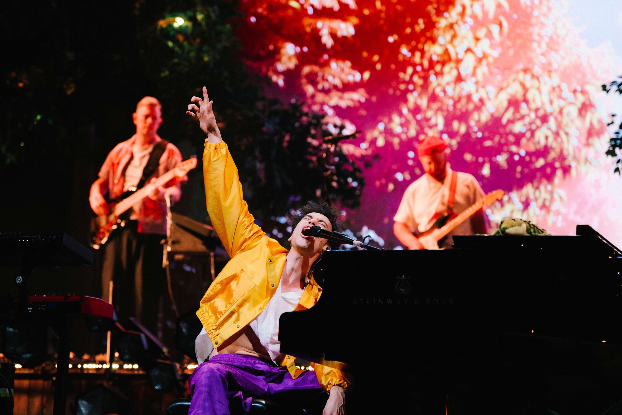 與Coldplay主唱合唱《Fix You》被形容「進入一條充滿天使的河流」！英國當代音樂奇才宣布來台開唱