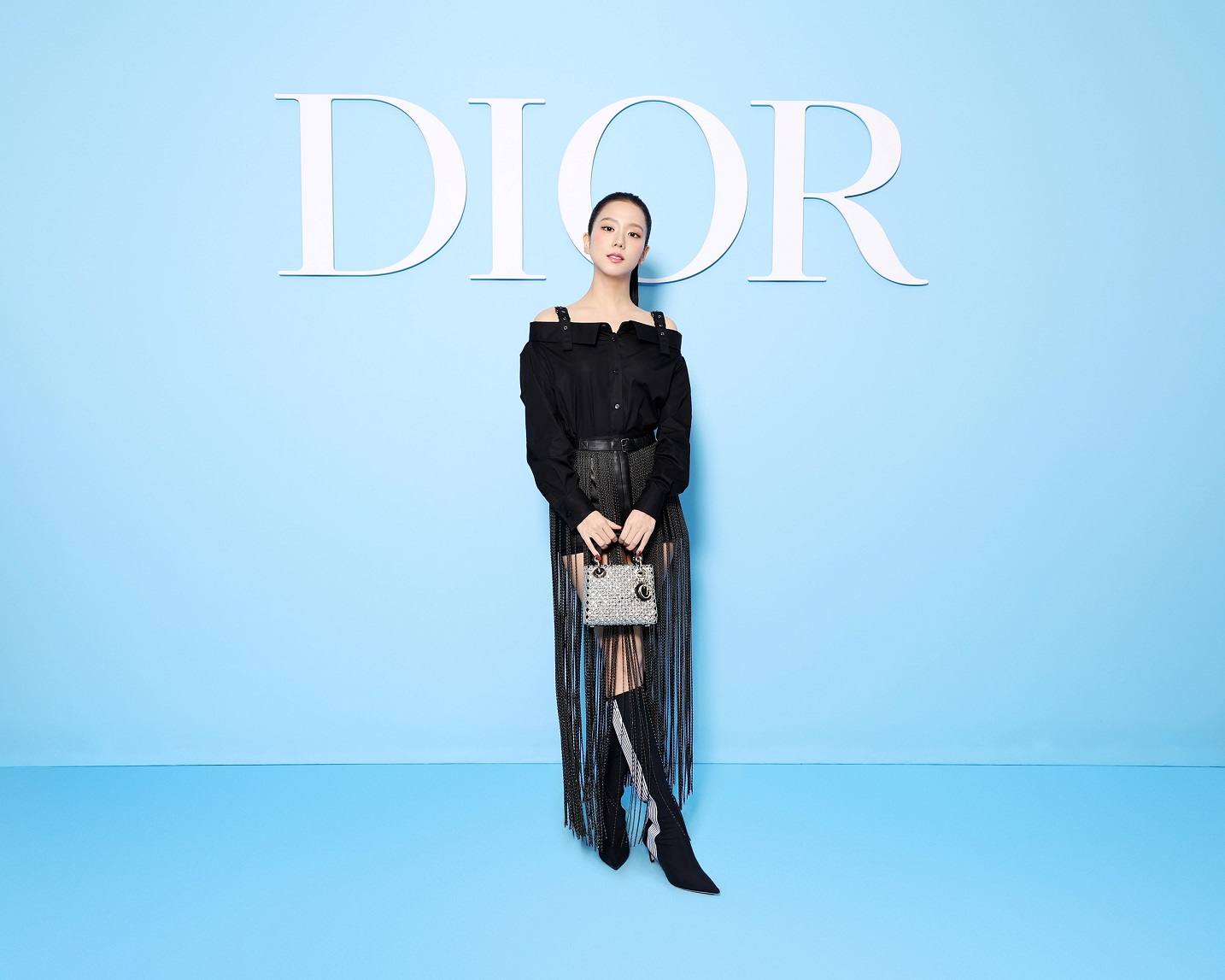 DIOR 2025 春夏女裝大秀巴黎華麗登場!南柱赫、Jisoo、迪麗熱巴演繹時尚星光熠熠