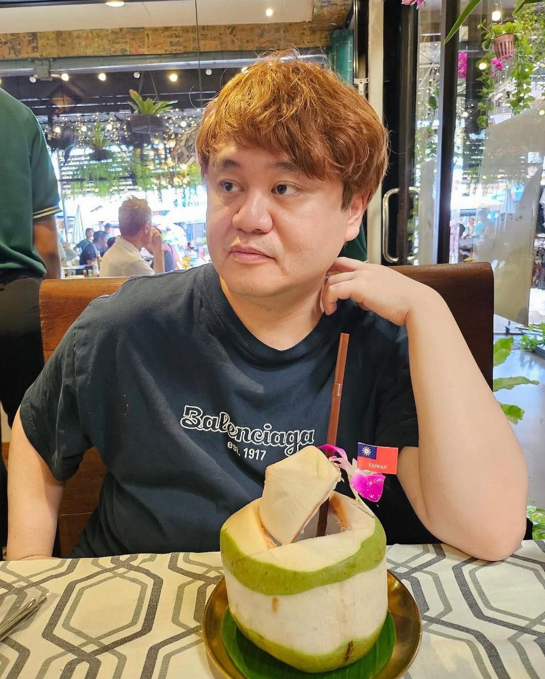 認愛後再發聲！一隻阿圓熱戀陳百祥　發文吐露拍片初心引網盛讚