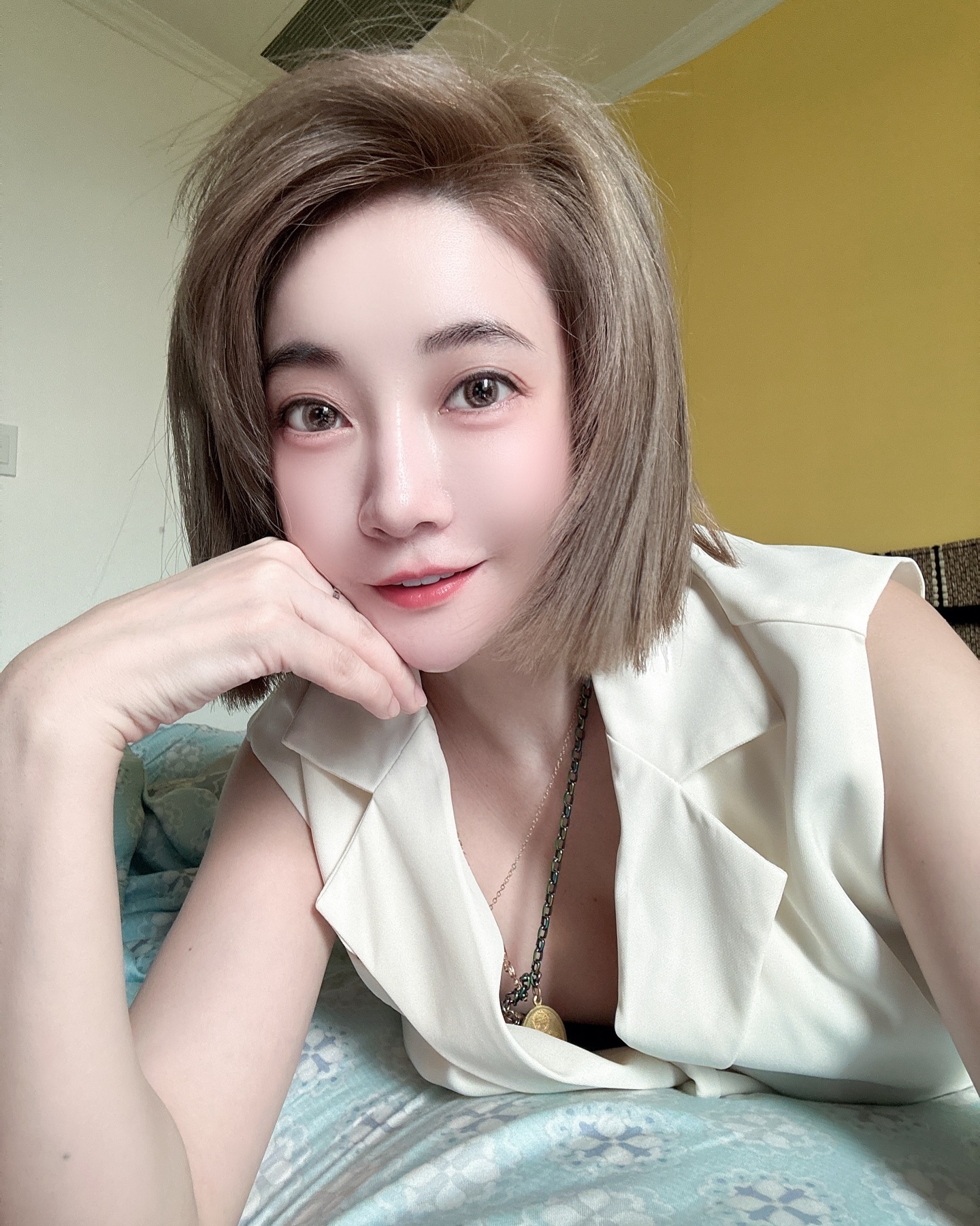 Joeman靈能節目爆紅!靈學女神YT大尺度遊走18禁邊緣 遭起底曾是SWAG直播主