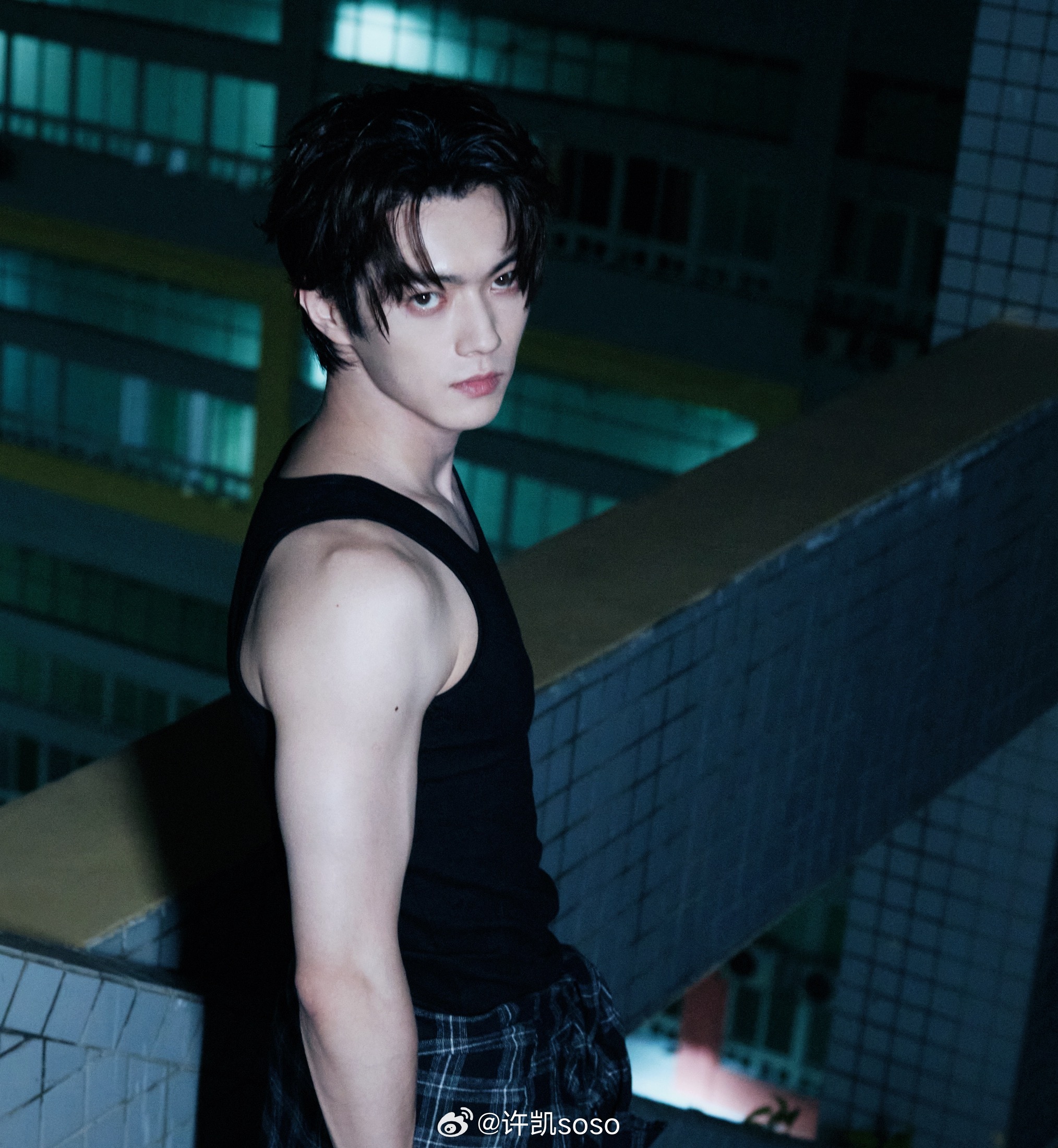 男神演員人設崩塌！「第二次見面就脫光」許凱遭前女友控出軌、私生活混亂