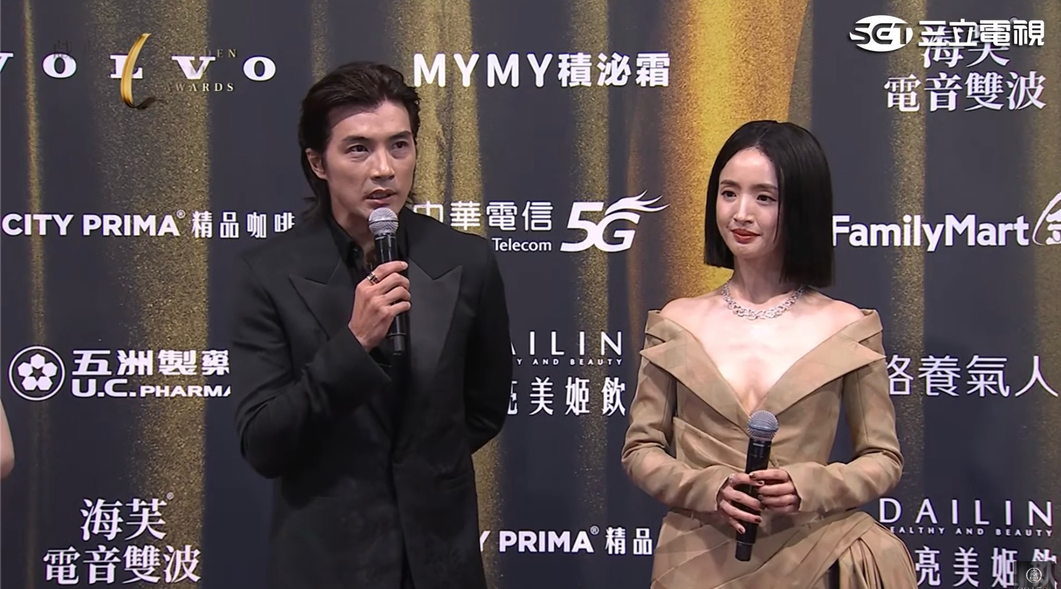 金鐘59/《不夠善良的我們》登紅毯!許瑋甯低調放閃邱澤 林依晨一襲香檳金氣勢現身