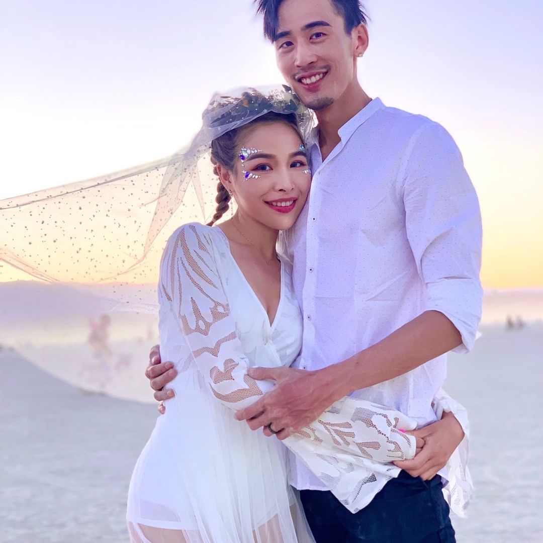 麻吉弟弟被爆「已完婚5年」!摟緊老婆甜喊:我們不需要奢華婚禮