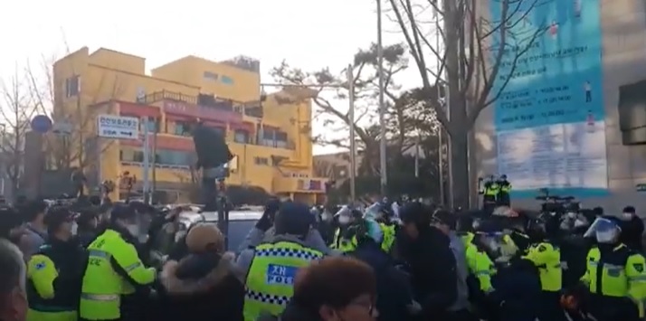 快訊/《希望:為愛重生》性侵犯趙斗淳今早出獄!爆怒民眾毀車頂洩憤