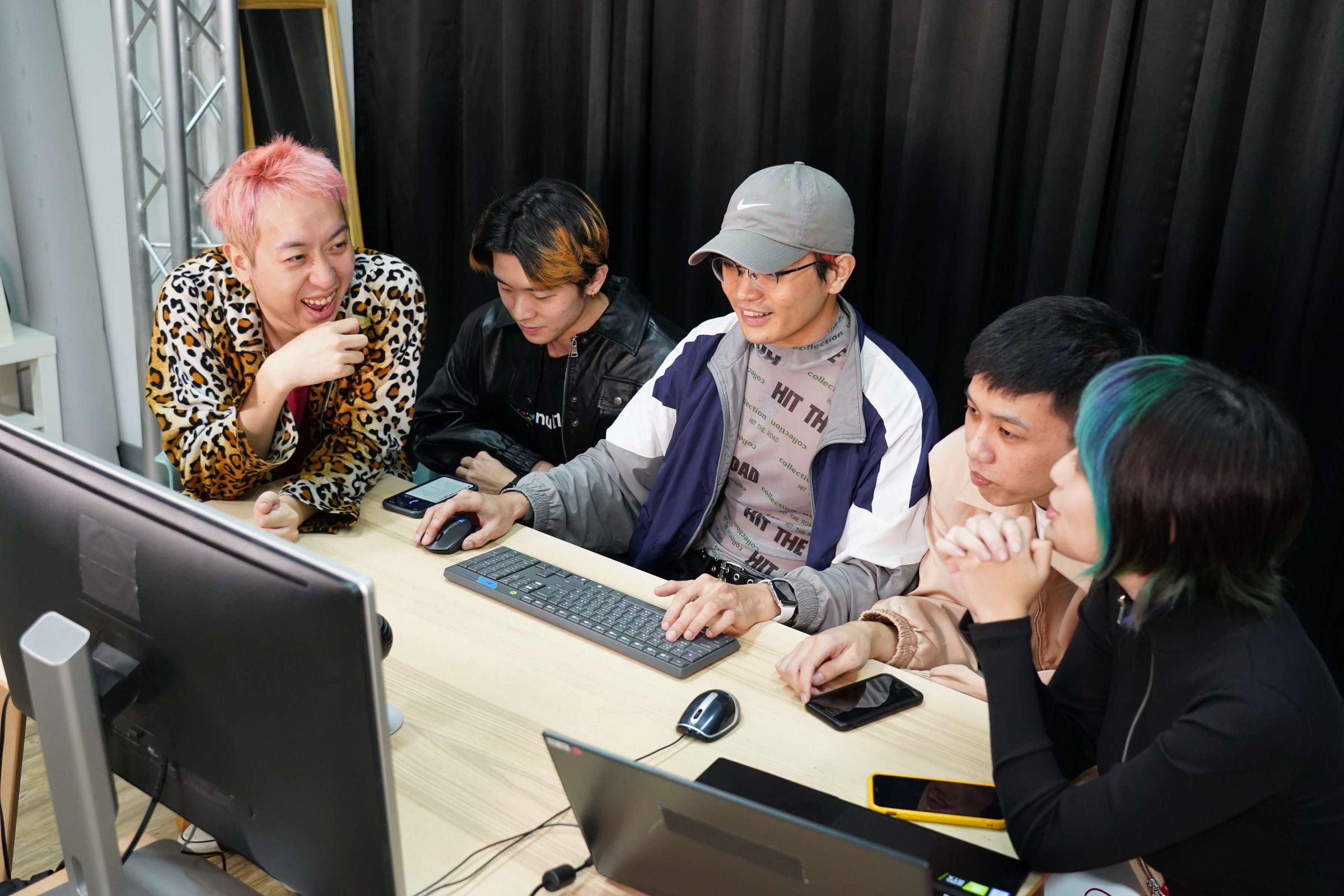 展開音樂的元宇宙！美秀集團為360度舞台大練肌肉：苦練十年就為了這一脫