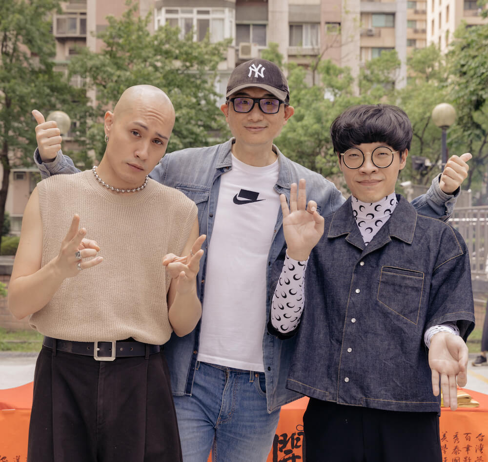 喜劇電影《他馬克老闆》開鏡!盧廣仲、黃宣同台飆戲,漫畫造型首曝光!