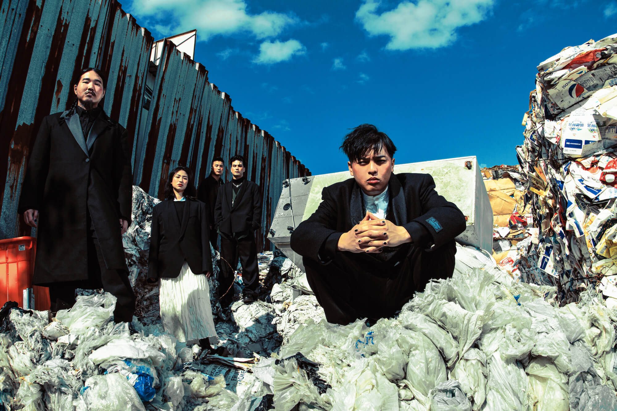 老王樂隊釋出新式失戀情歌！全新EP《黃色的房子映照清晨的天空