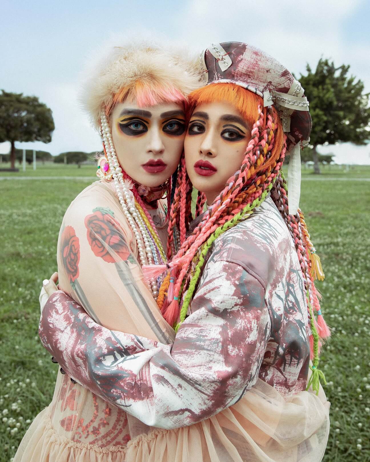 GEmma吳映潔踩12cm厚底跟鞋　煙燻妝超狂登場！