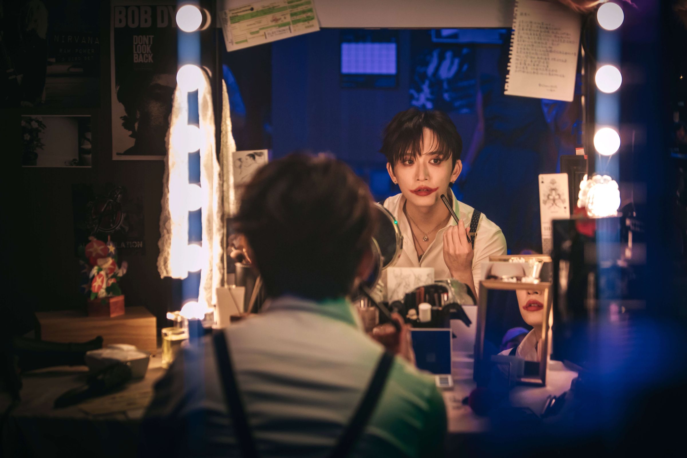 邱鋒澤新單曲MV化身小丑！唱出無法放下前任的心情！