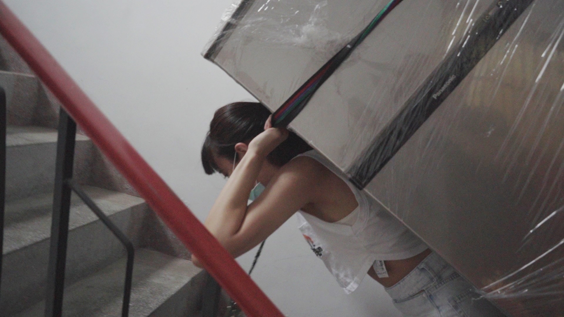 奔向21歲！李芷婷轉大人首次在外租屋　自扛冰箱上五樓公寓！