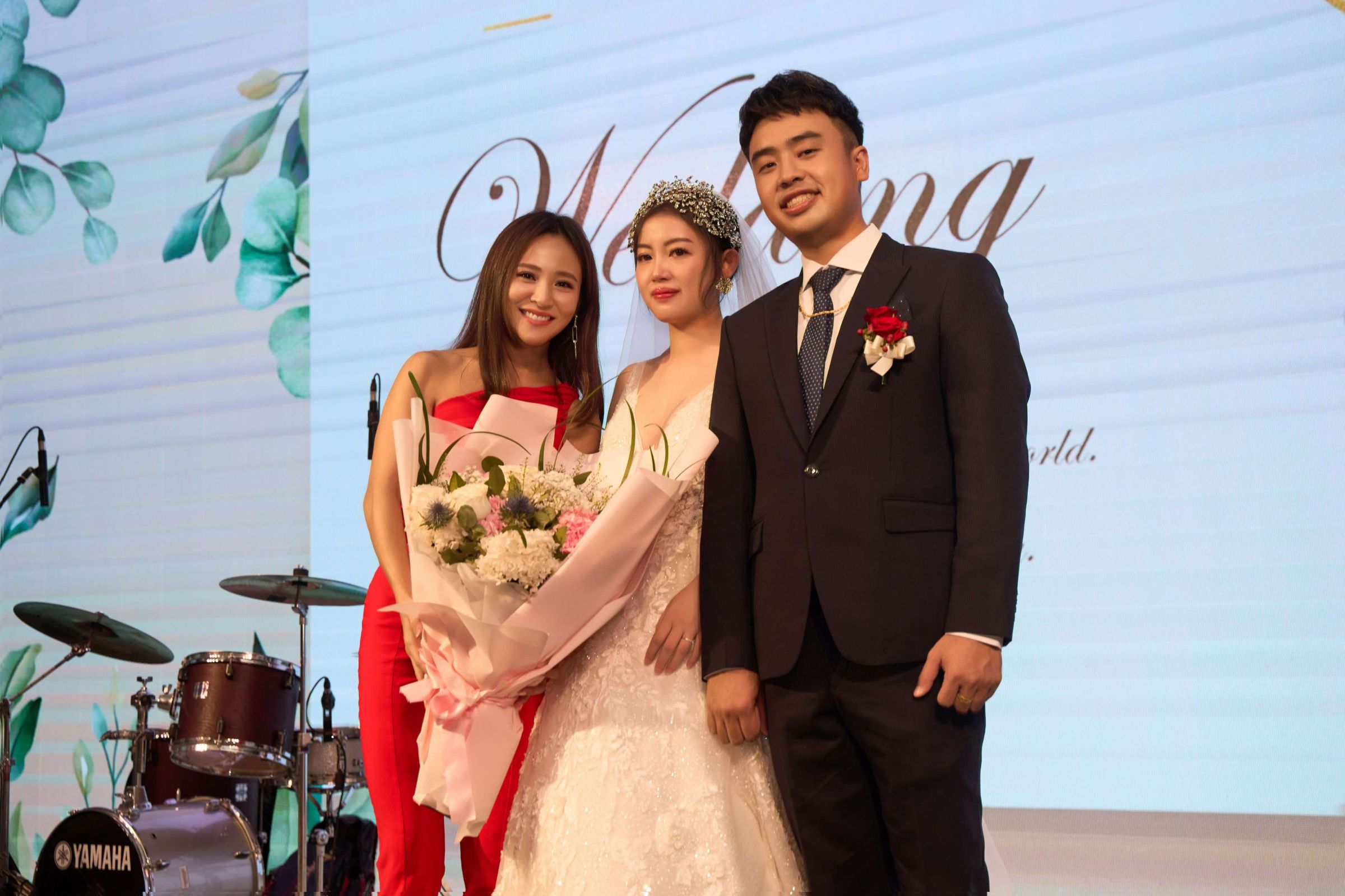 梁文音驚喜現身婚禮獻唱〈好好對待她〉！新人感動哭紅眼眶！