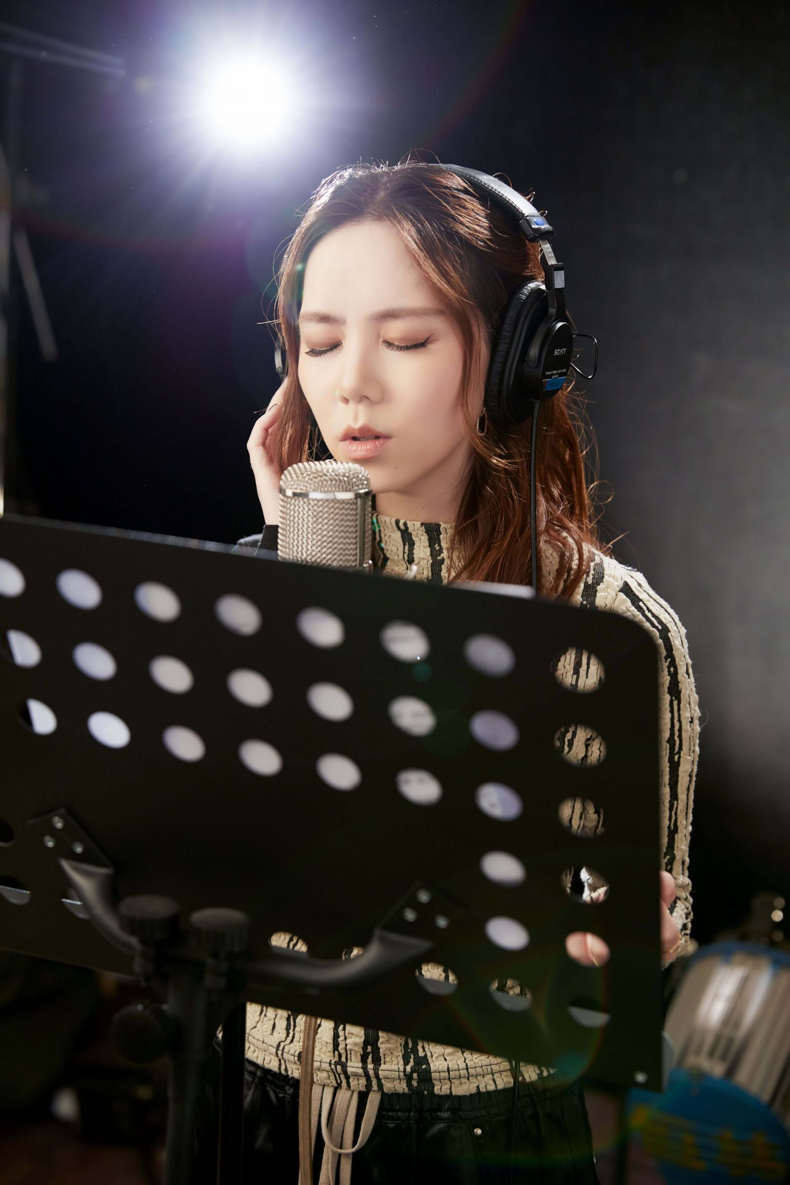 鄧紫棋睽違三年推粵語歌　坦承難度更勝國語歌 ：製作人快被我搞瘋了