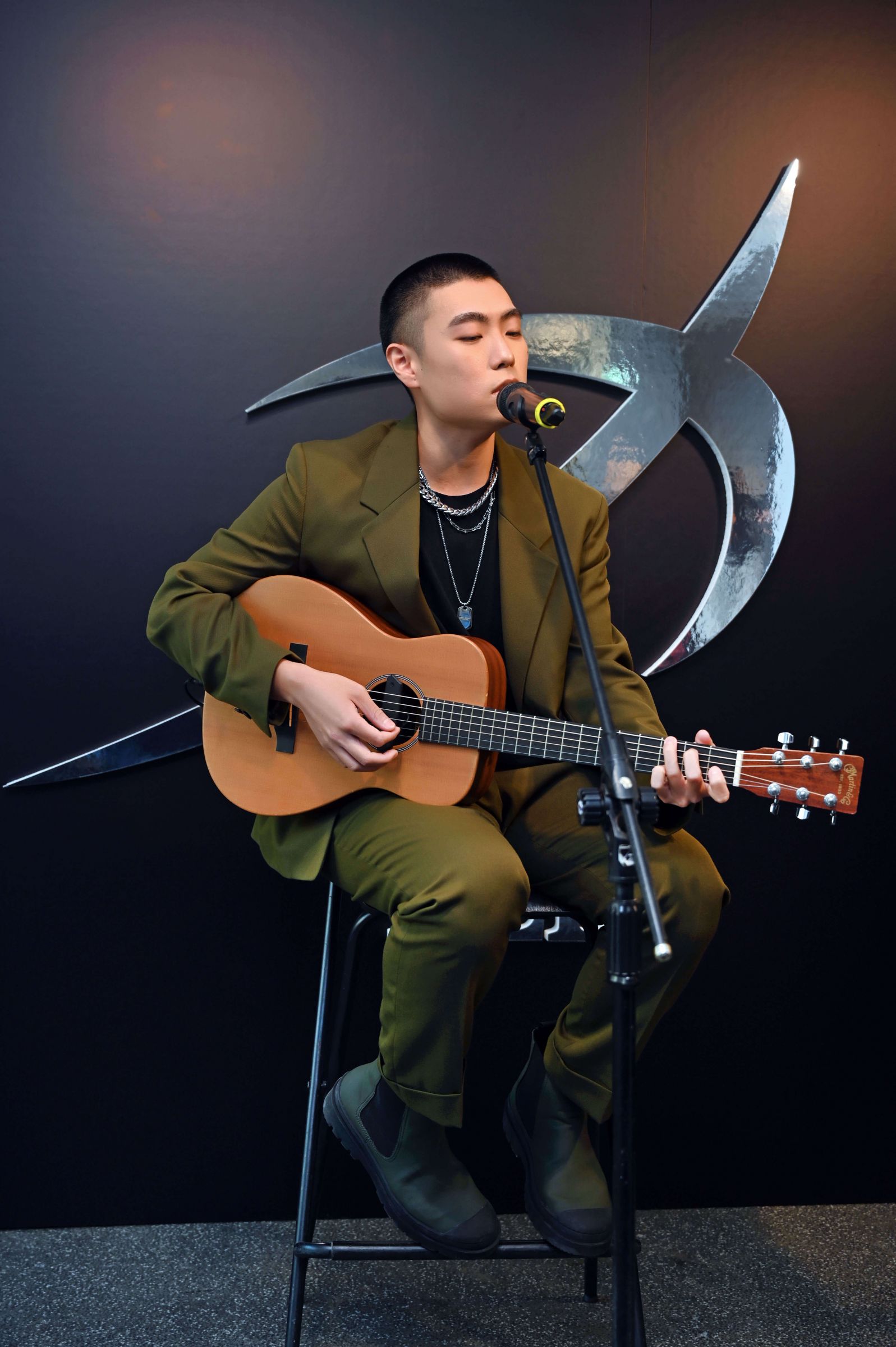 闇黑系創作魔人「LEE」族譜大公開　孫盛希竟是他親表姐！