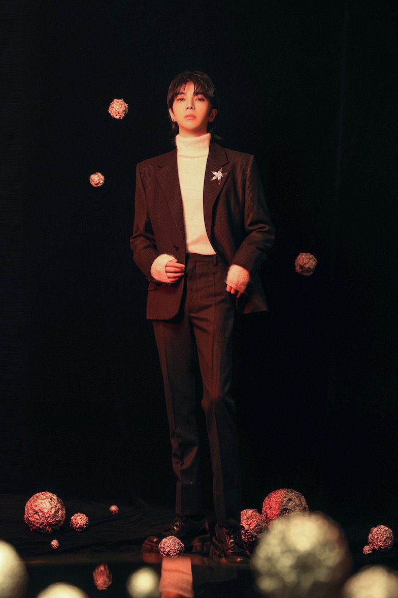 華晨宇榮登「華語銷售總冠軍」　專輯銷量近30萬張！