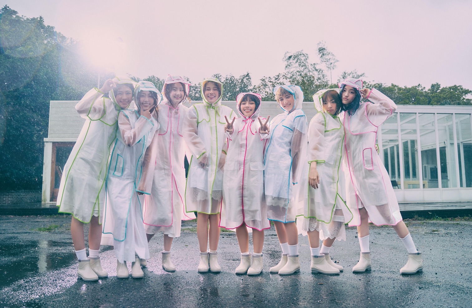 PINK FUN淋雨玩水展童心！被公主抱狂旋轉：是不是得罪導演？