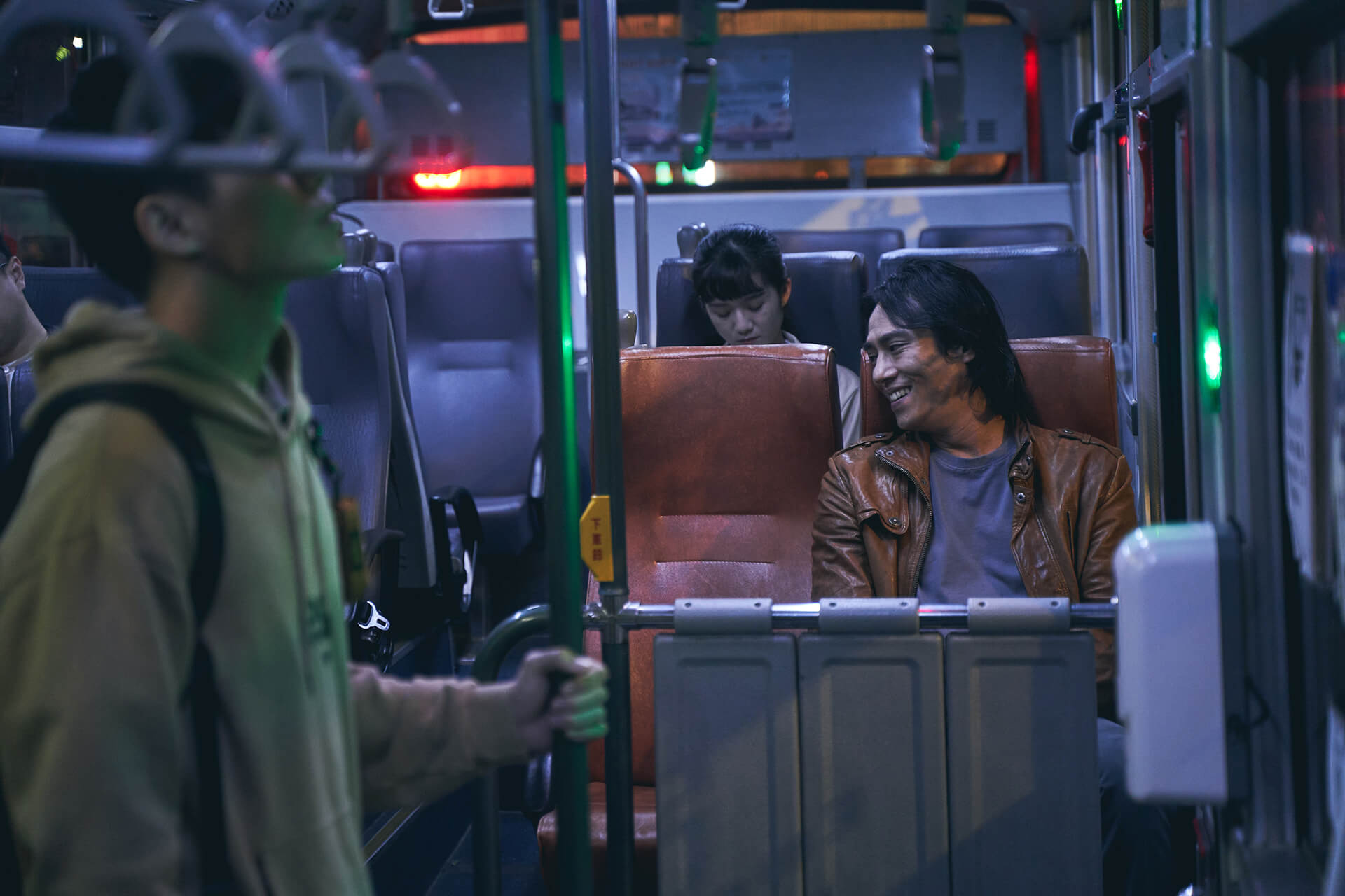 男星歌聲逼哭視帝！莊凱勛力挺新人　跨刀MV再演「渣夫」！