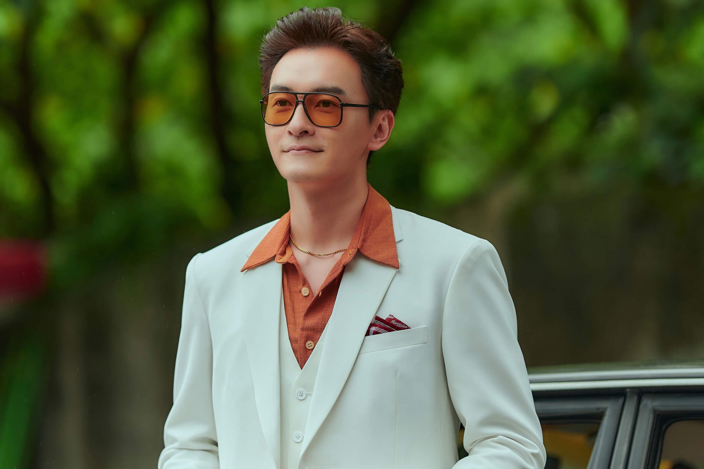 吳慷仁「男扮女裝」成第三性公關　腿毛刮光光：好好摸喔！