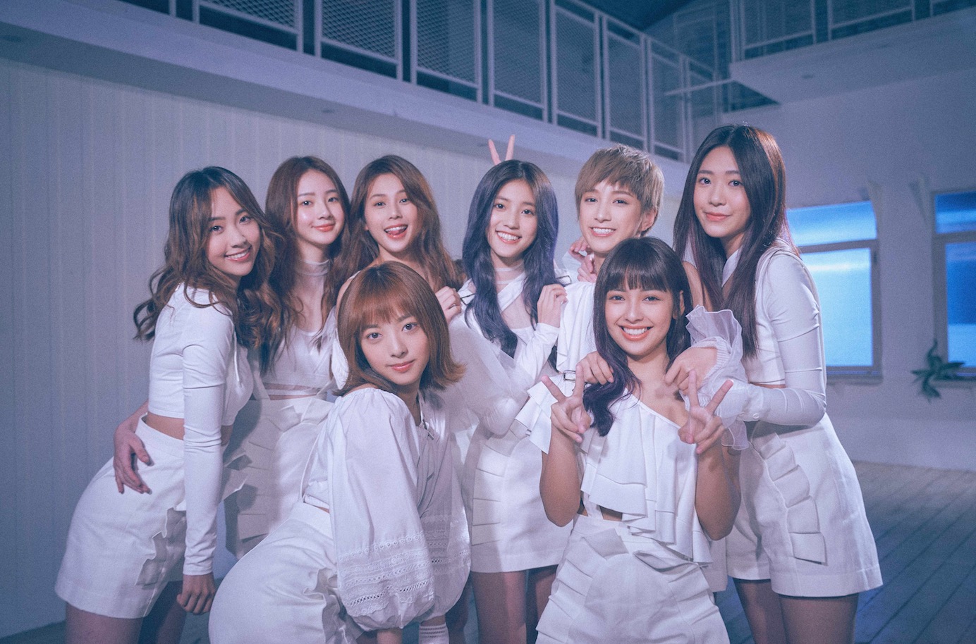 PINK FUN淋雨玩水展童心！被公主抱狂旋轉：是不是得罪導演？