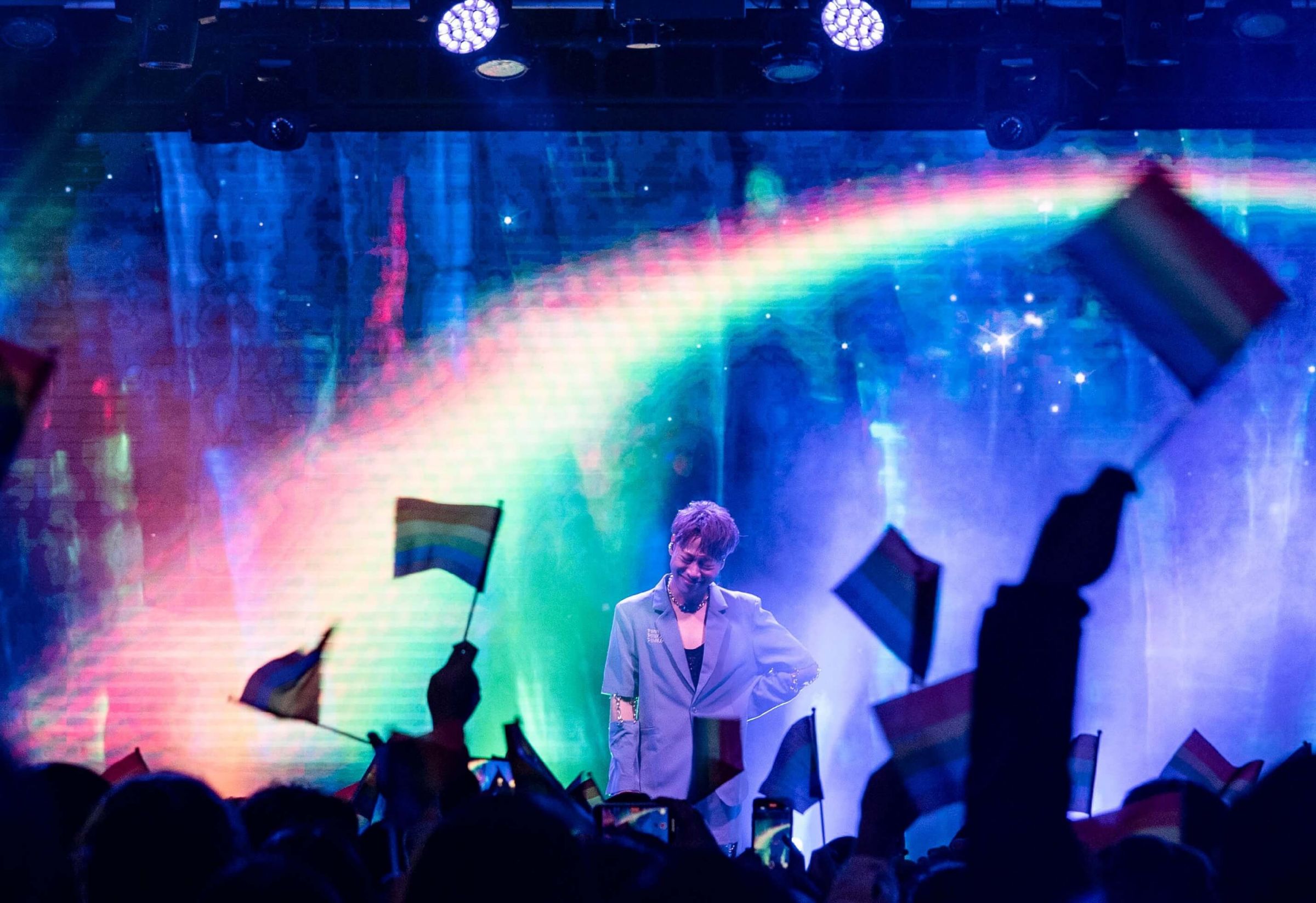 小賴演唱會「獻吻鼓鼓」　砸750萬圓夢險破產！