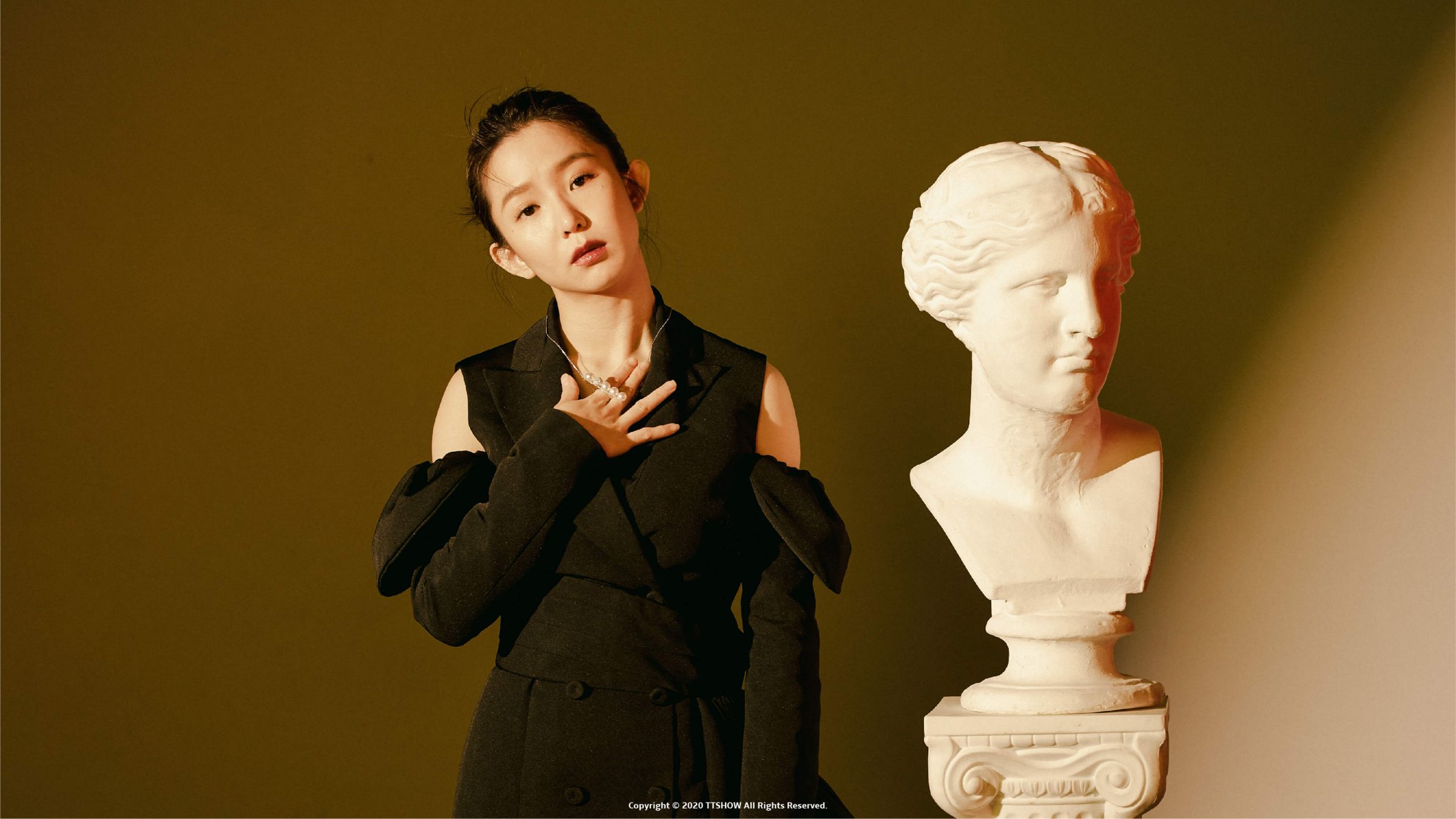 封面人物／沒有人要對你的幸福負責！郭書瑤：「在感情裡這麼痛，是因為找不到自己了」