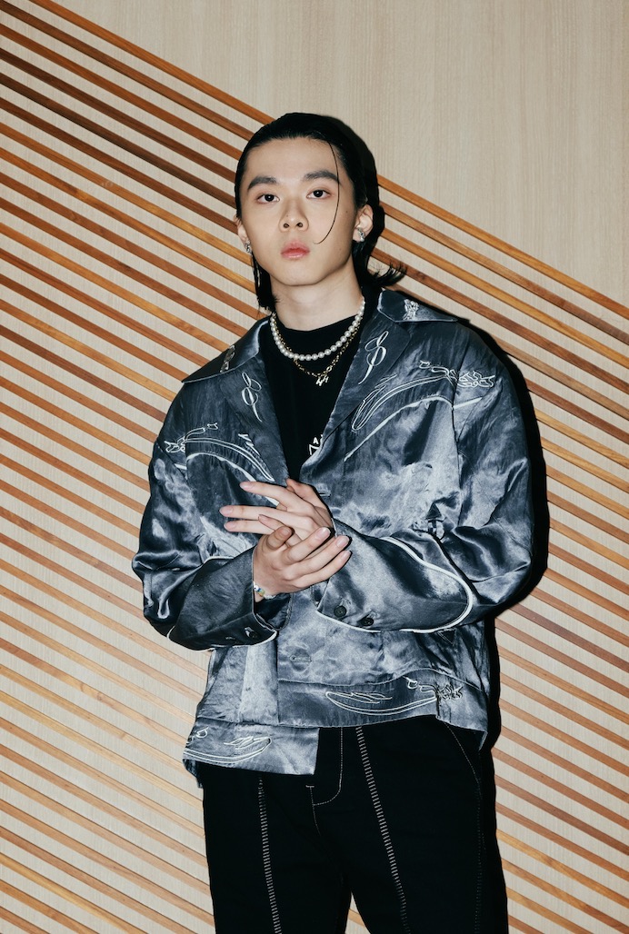 嘻哈新人Hosea年僅19歲　曝因壓力大顏面神經失調：睡覺眼睛會張開！