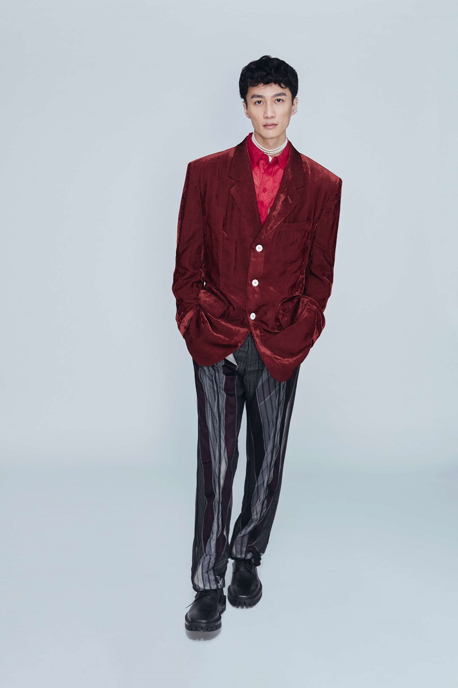 水哥「李英宏」發行全新EP:期待大家一起掉進我的音樂世界裡!