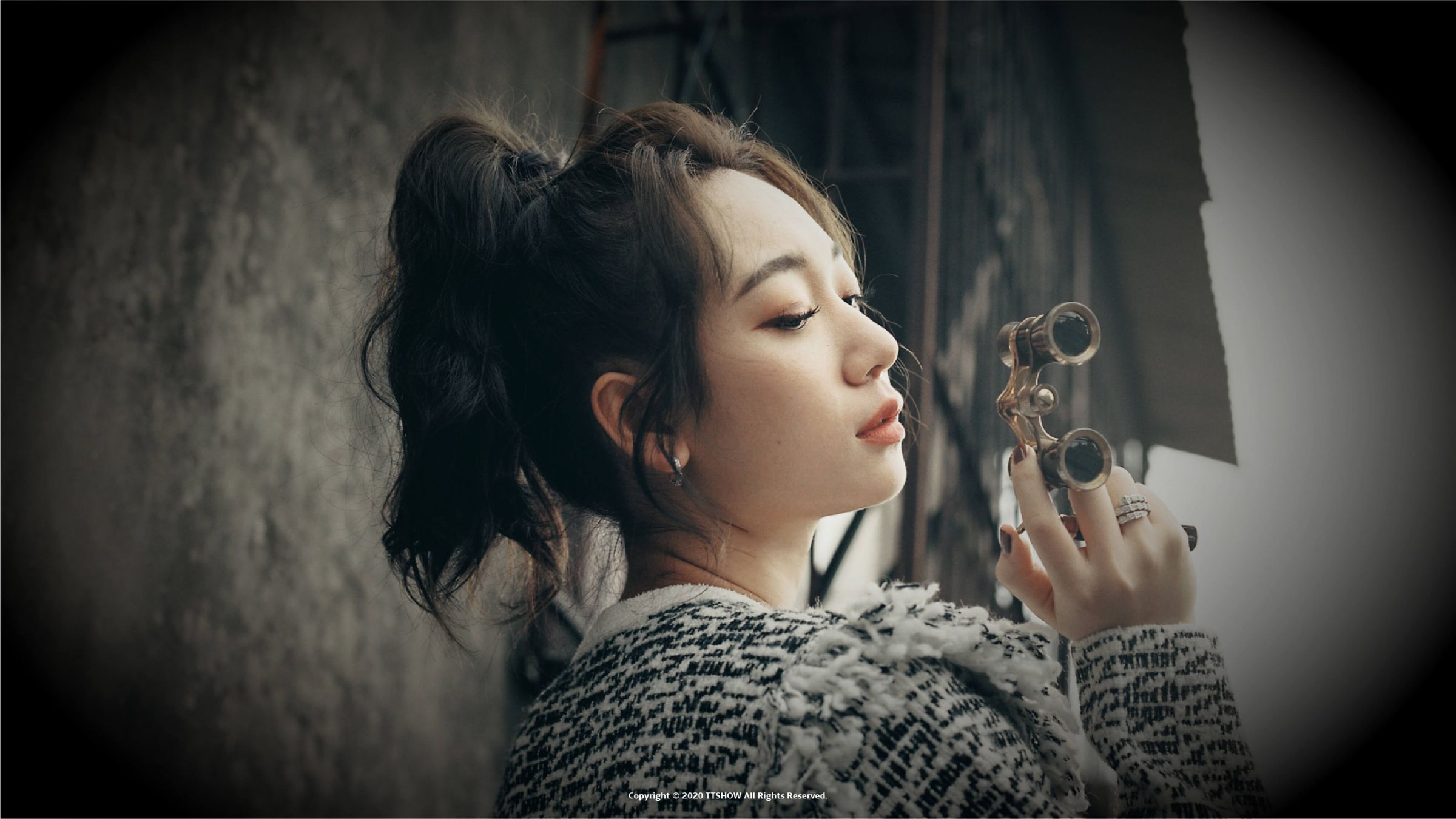 封面人物／新專輯釋放內心黑暗！Julia吳卓源：「寫的歌都是關於這一位」