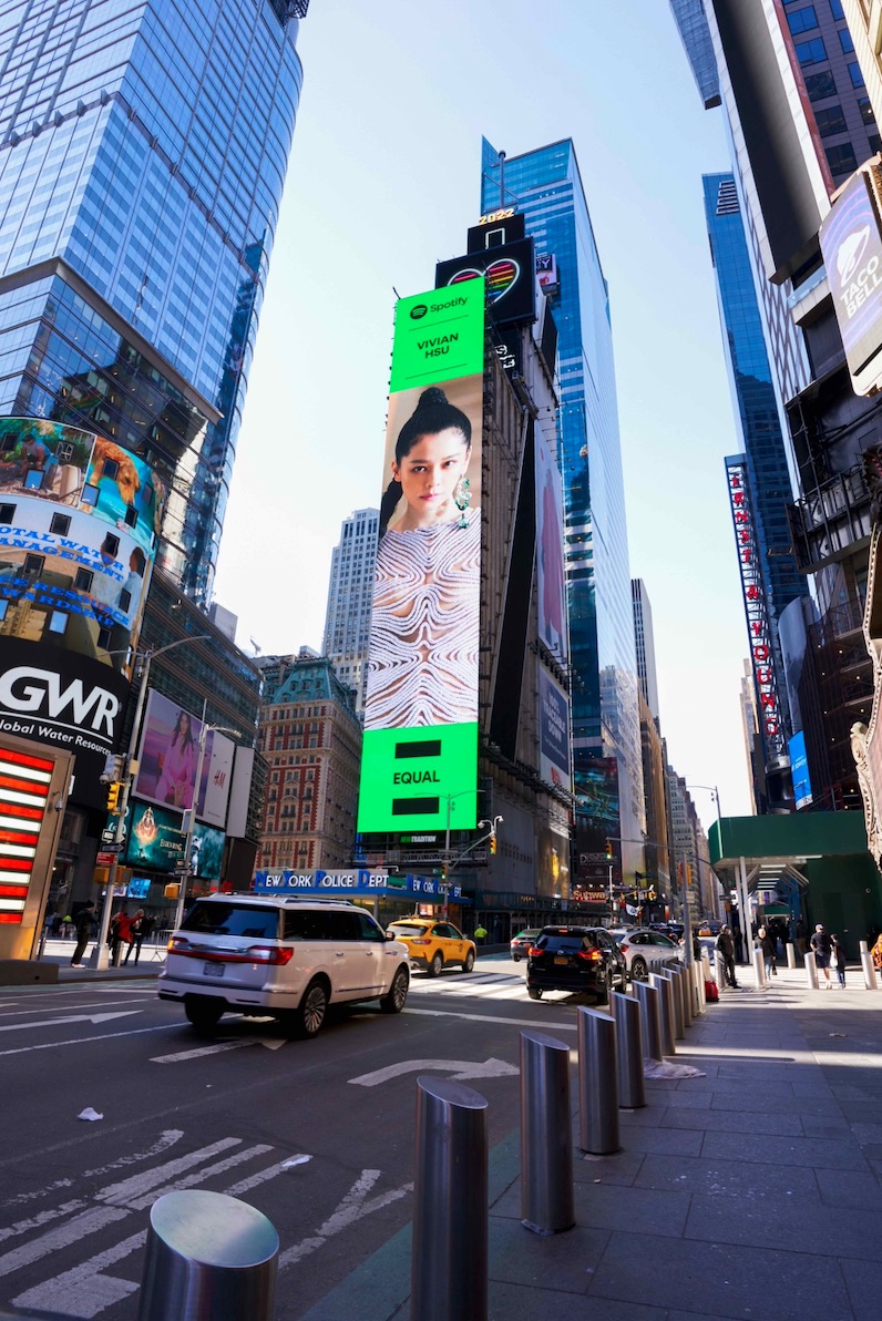 不敗女神「徐若瑄」躍登紐約時代廣場：和登上小巨蛋一樣難忘！