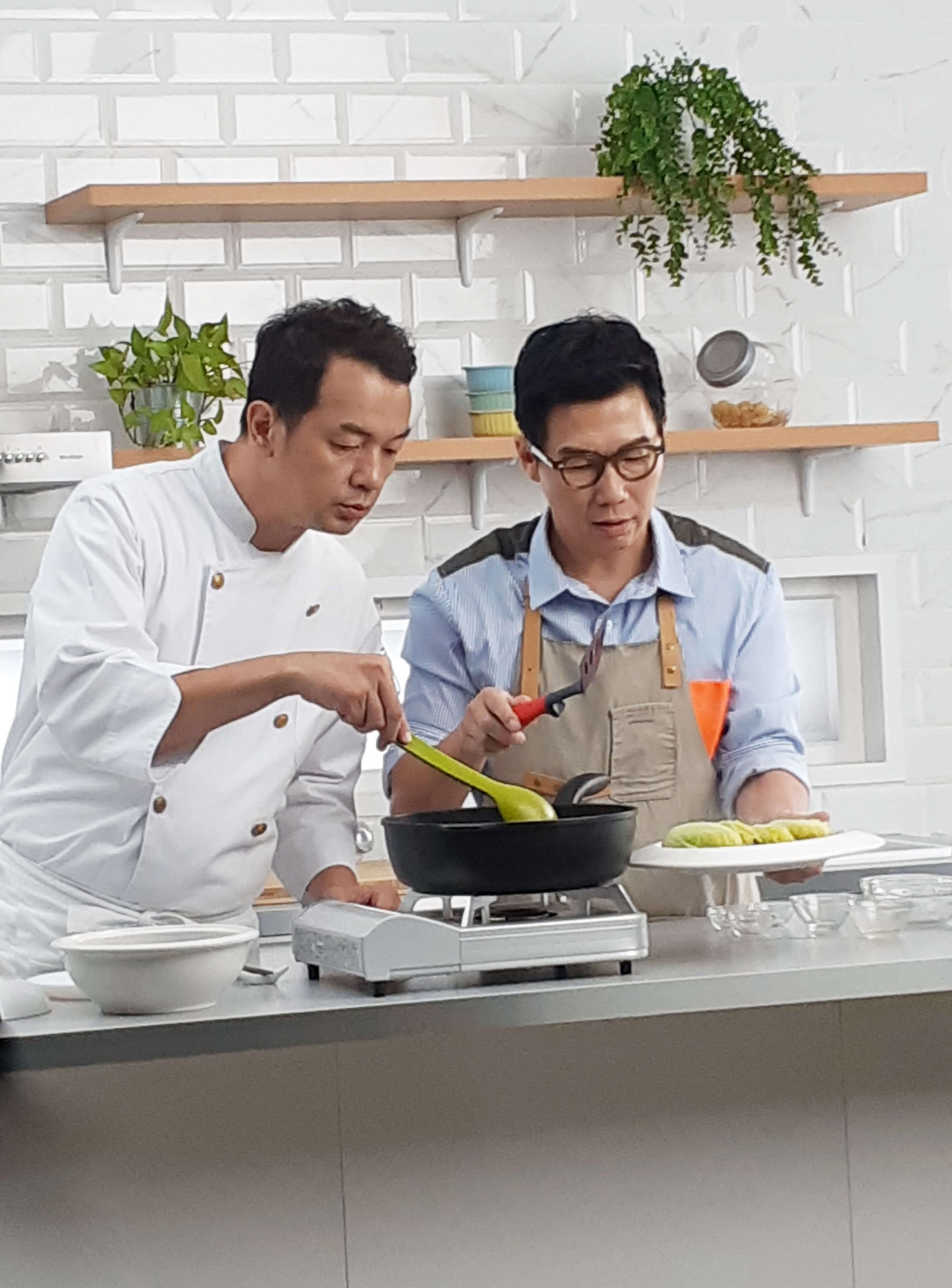 品冠「發生意外慘案」 魚未解凍下鍋險炸廚房!