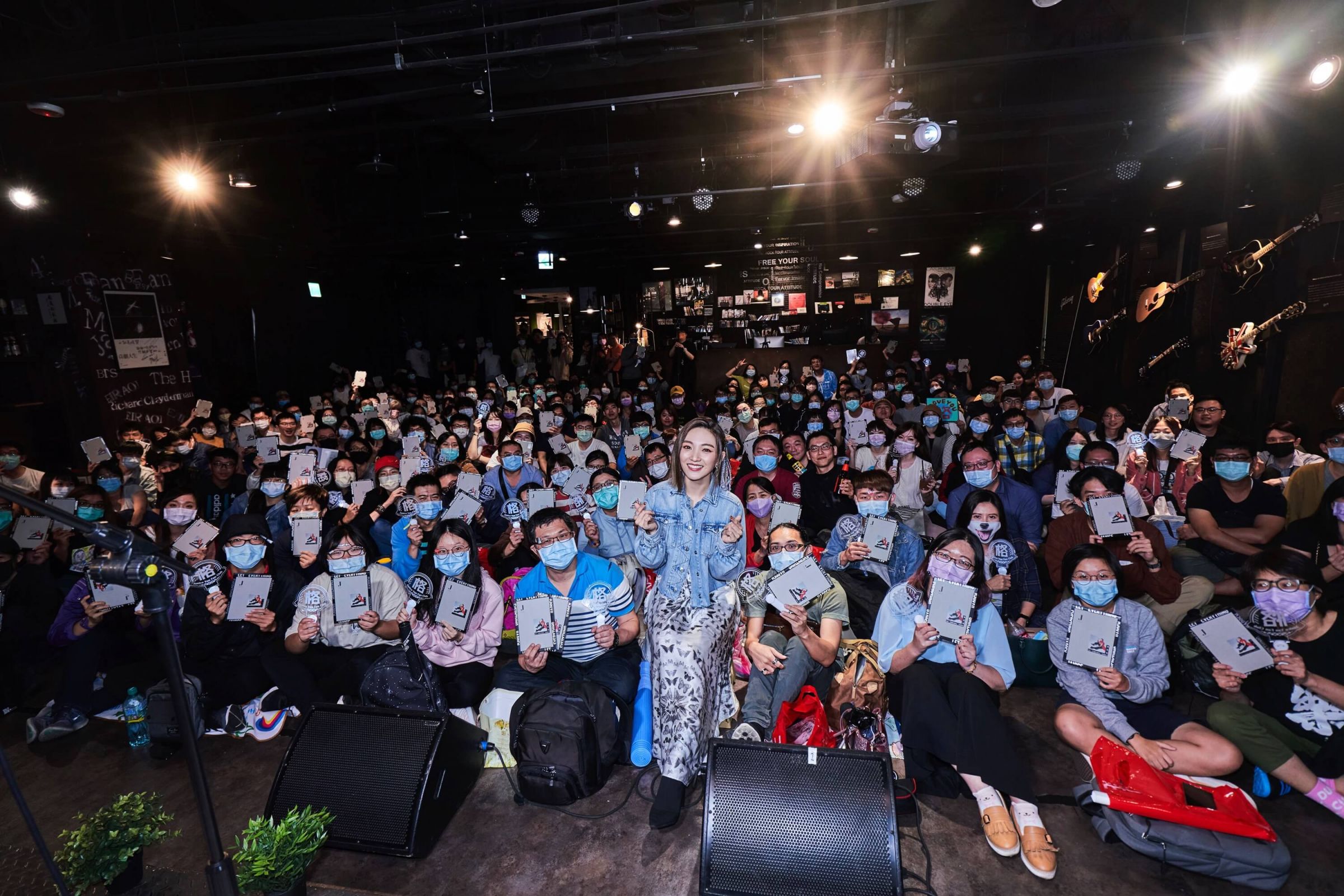 閻奕格把舞台「變成露營地」　男友搶不到票：破例送他一張VIP證！